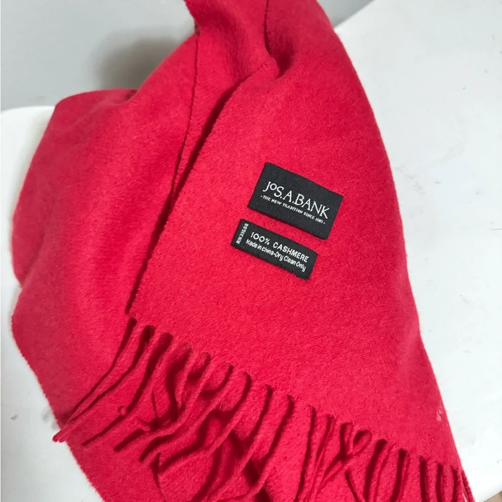 Elegant Red Cashmere Scarf